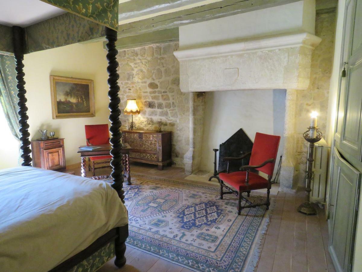 Chateau De Gaubert Bed and Breakfast Terrasson Esterno foto