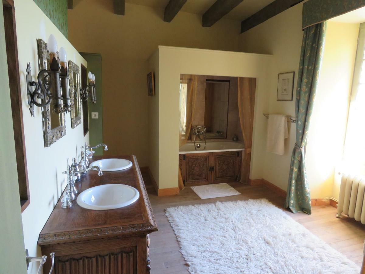 Chateau De Gaubert Bed and Breakfast Terrasson Esterno foto
