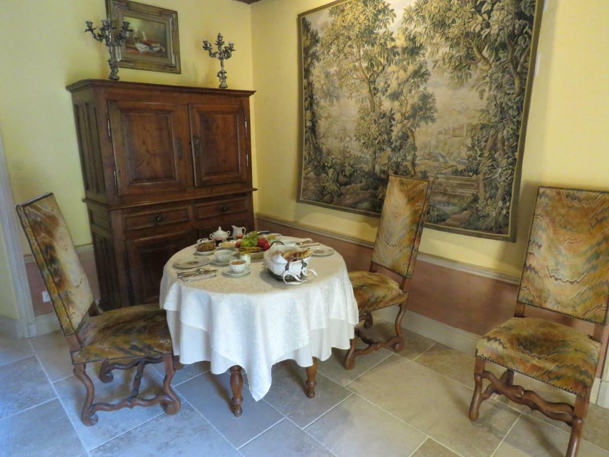 Chateau De Gaubert Bed and Breakfast Terrasson Esterno foto